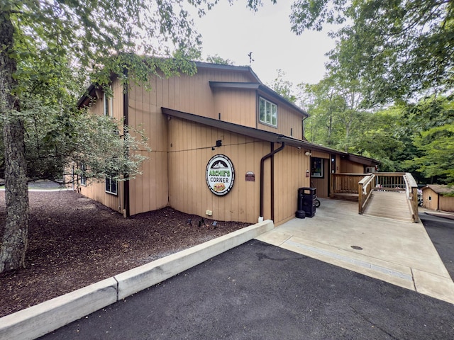 5104 Lake Dr, East Stroudsburg, PA 18301 - view of property exterior