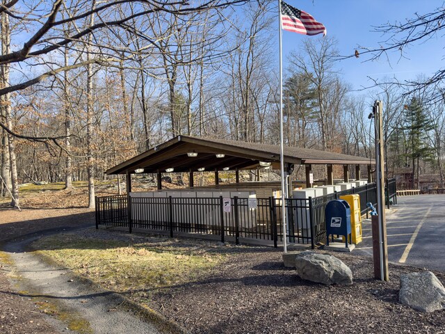 5104 Lake Dr, East Stroudsburg, PA 18301 - view of property's community