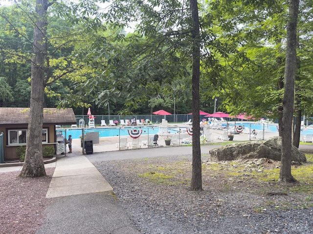 5104 Lake Dr, East Stroudsburg, PA 18301 - view of community pool