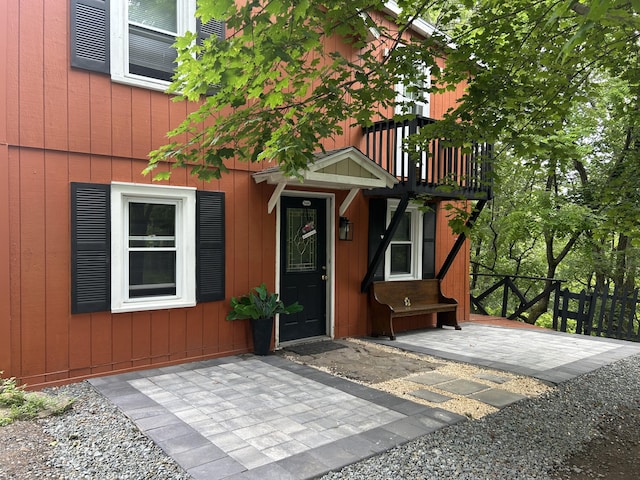 22 Quay Ave, Mount Pocono, PA 18344 - property entrance with a balcony and a patio area