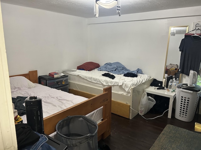 22 Quay Ave, Mount Pocono, PA 18344 - bedroom with wood finished floors
