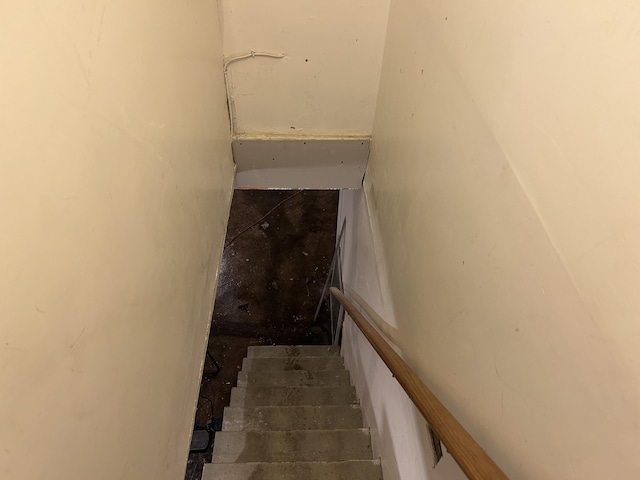 22 Quay Ave, Mount Pocono, PA 18344 - view of stairs