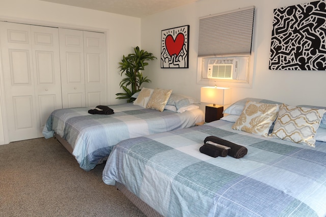 5306 Ledgewood Dr, Tobyhanna, PA 18466 - bedroom featuring carpet, cooling unit, and a closet