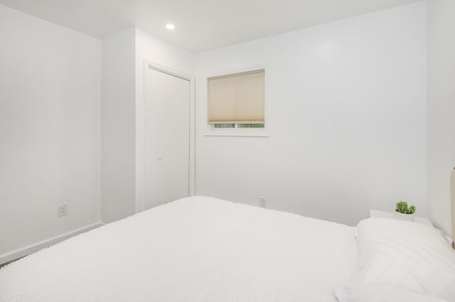 2162 Glasgow Dr, Bushkill, PA 18324 - bedroom with recessed lighting and a closet