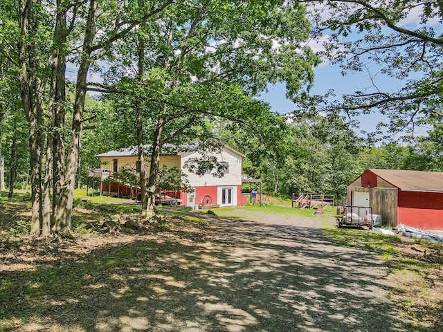 446 Dew Drop Dr, Jim Thorpe, PA 18229 - view of yard with an outbuilding