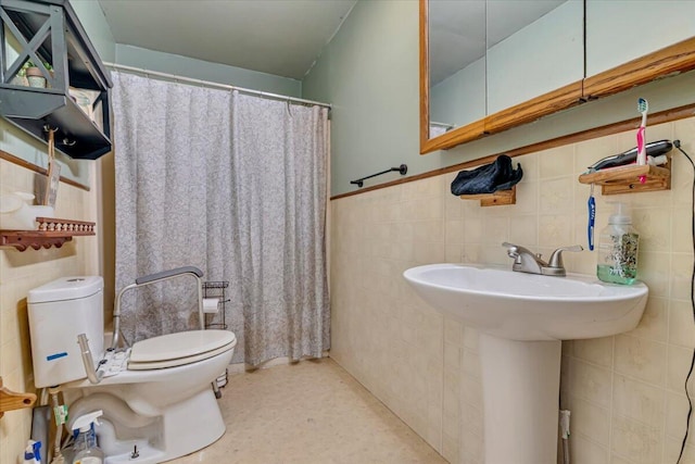 446 Dew Drop Dr, Jim Thorpe, PA 18229 - bathroom with tile walls and curtained shower