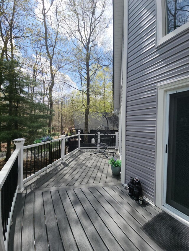 419 Quaker Ct, Pocono Lake, PA 18347 - view of deck