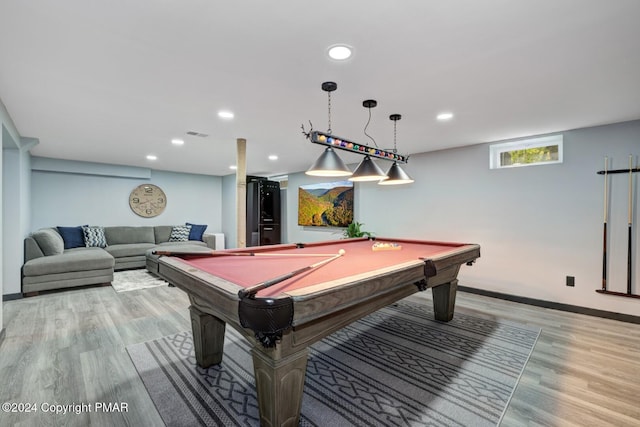 game room featuring light wood finished floors, recessed lighting, visible vents, billiards, and baseboards