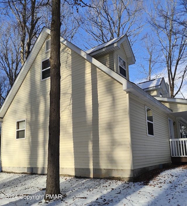 Listing photo 3 for 131 Pine Dr, Pocono Lake PA 18347