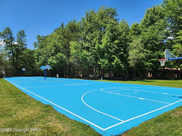488 Country Place Dr, Tobyhanna, PA 18466 - view of sport court featuring community basketball court and a yard