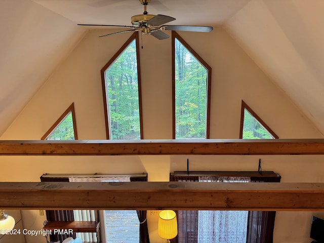 room details featuring a ceiling fan