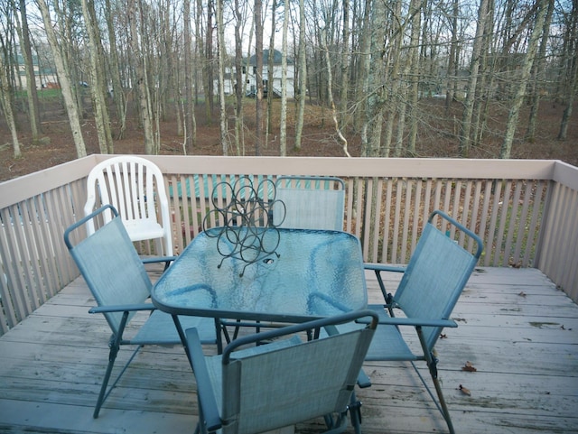 5109 Hickory Ln, East Stroudsburg, PA 18302 - deck featuring outdoor dining area