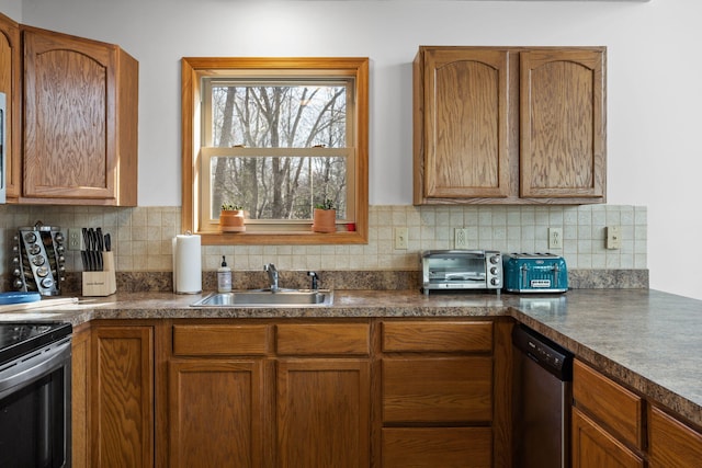 225 N Arrow Dr, Pocono Lake, PA 18347 - kitchen with appliances with stainless steel finishes, decorative backsplash, and dark countertops