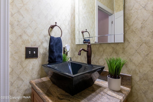 bathroom featuring a sink