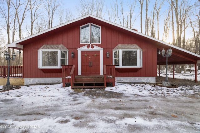 view of front of home featuring a deck