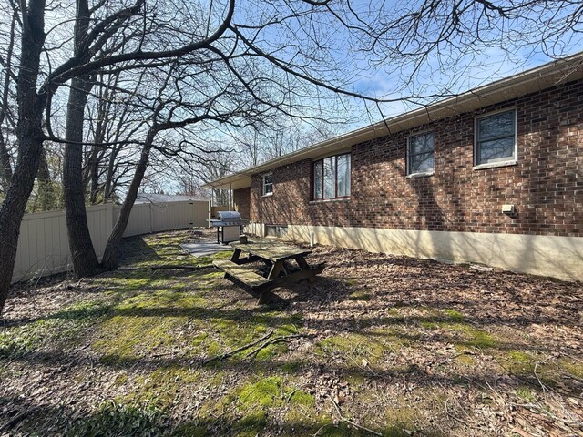 104 Sunset Dr, Mount Pocono, PA 18344 - view of yard featuring fence