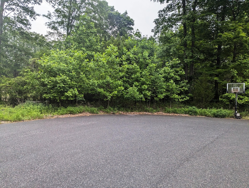 211 Ravens Nest Rd, Stroudsburg, PA 18360