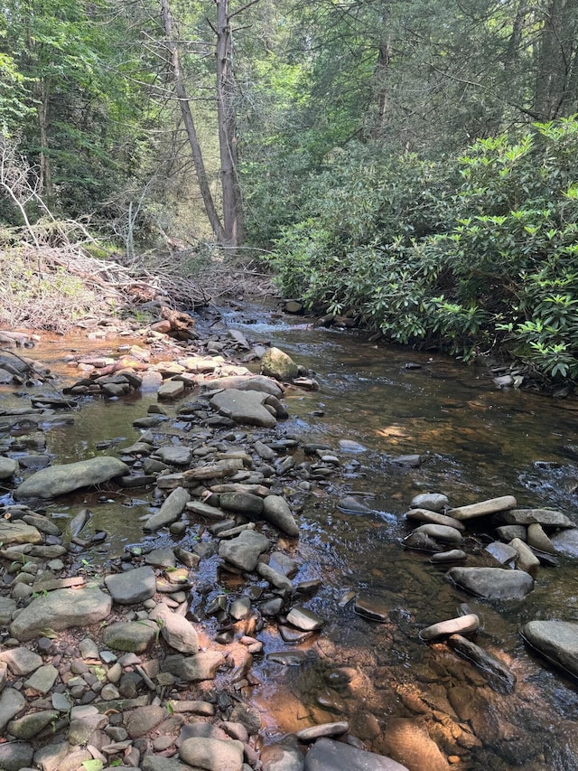 12 Wilderness Trl, Scotrun, PA 18355