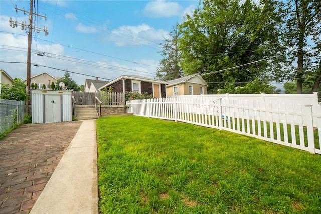 437 Lafayette Ave, Palmerton, PA 18071 - fenced yard with a storage shed
