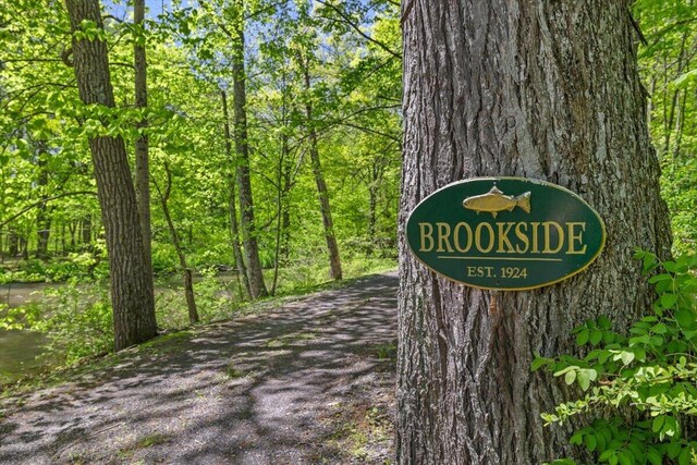 1341 Beaver Valley Rd, Stroudsburg, PA 18360 - community sign featuring dirt driveway