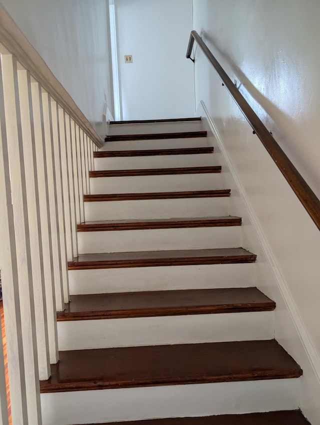 1105 Rte 390, Cresco, PA 18326 - view of stairway