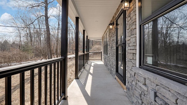 balcony featuring covered porch