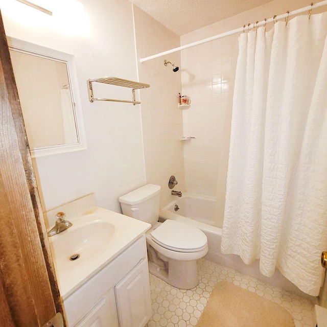 1119 Porter Dr, Bushkill, PA 18324 - bathroom with shower / bath combo, vanity, and a textured ceiling