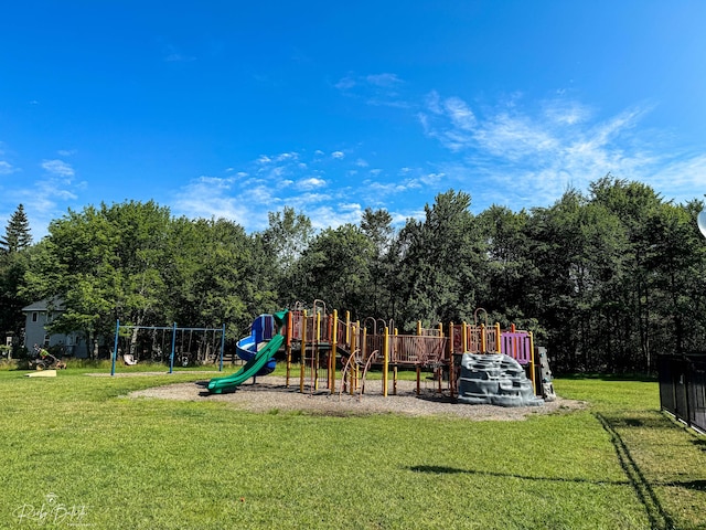 8066 Red Squirrel Dr, Tobyhanna, PA 18466 - communal playground featuring a lawn