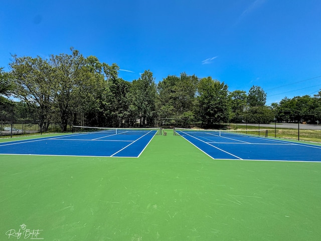 8066 Red Squirrel Dr, Tobyhanna, PA 18466 - view of sport court with fence and community basketball court