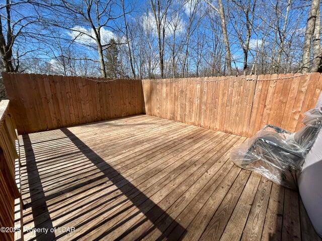 8 Tulip Ln, Thornhurst, PA 18424 - view of deck