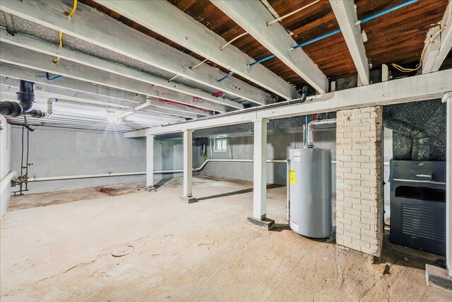 428 Shook Ave, Stroudsburg, PA 18360 - unfinished below grade area with water heater