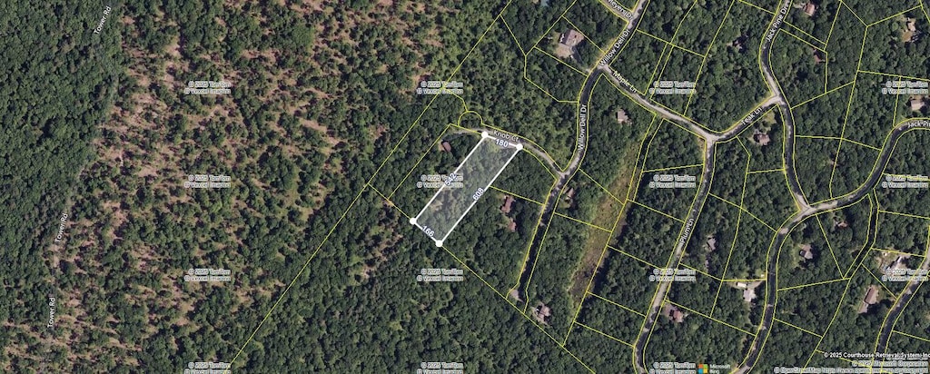 Knob Ct, Dingmans Ferry, PA 18328