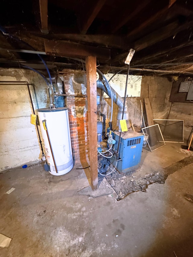 373-375 N Courtland St, East Stroudsburg, PA 18301 - utility room featuring gas water heater