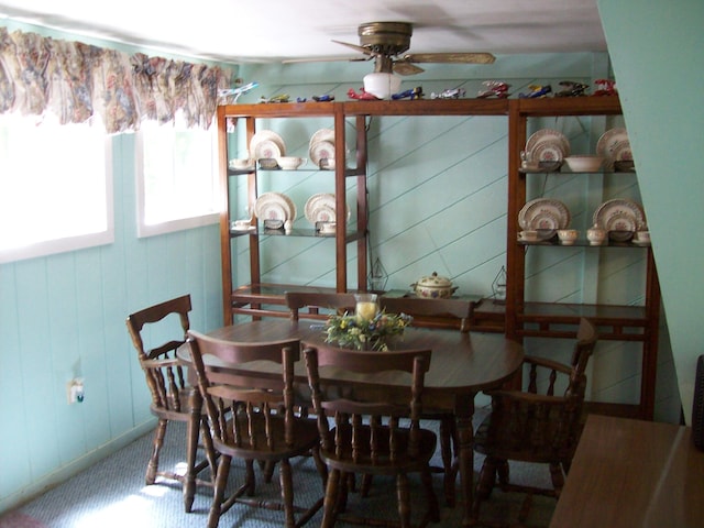 2112 Yorkshire Ct, Bushkill, PA 18324 - dining space featuring a ceiling fan