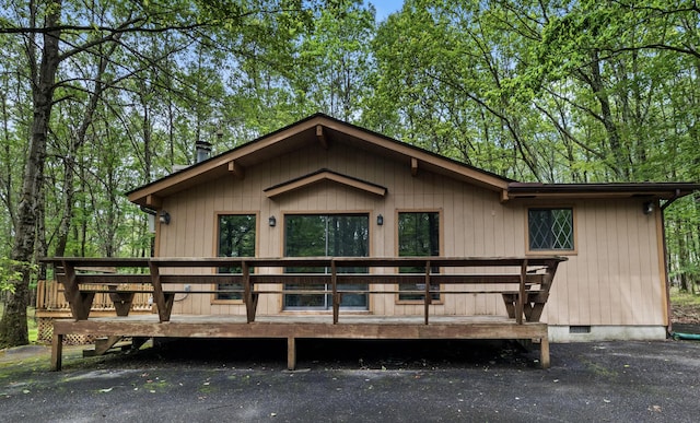 130 Deer Trail Dr, Saylorsburg, PA 18353 - view of front of house featuring a deck and crawl space