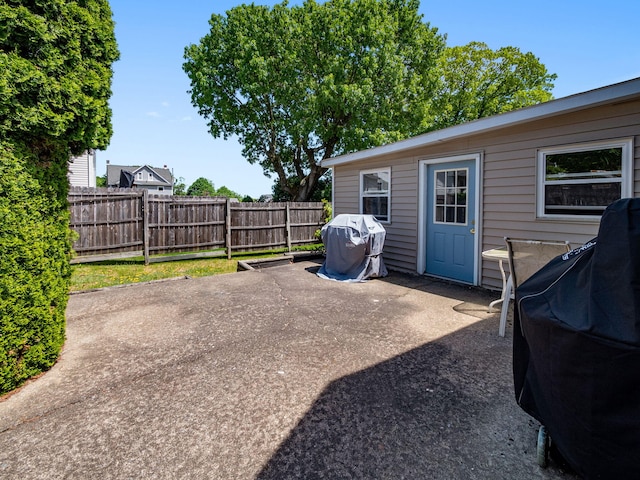 210 N Schanck Ave, Pen Argyl, PA 18072 - view of yard with a patio area