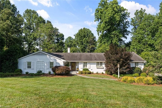 948 Kenleigh Cir, Winston-Salem, NC 27106 - ranch-style home with a front yard