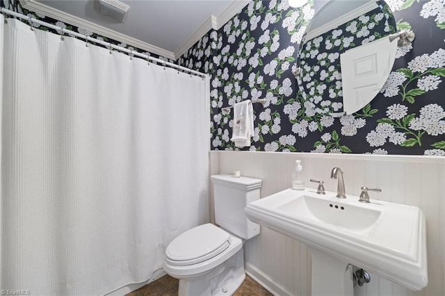 948 Kenleigh Cir, Winston-Salem, NC 27106 - full bathroom with ornamental molding, wallpapered walls, a wainscoted wall, and a shower with shower curtain