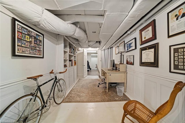 948 Kenleigh Cir, Winston-Salem, NC 27106 - corridor featuring a decorative wall, an office area, and wainscoting