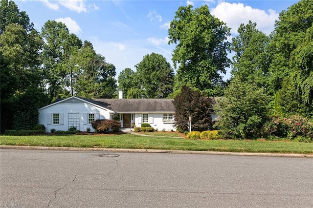 948 Kenleigh Cir, Winston-Salem, NC 27106 - single story home featuring a front lawn