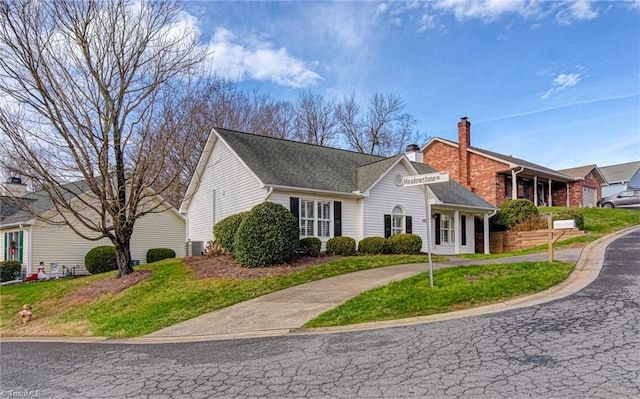 view of front of property with a front lawn