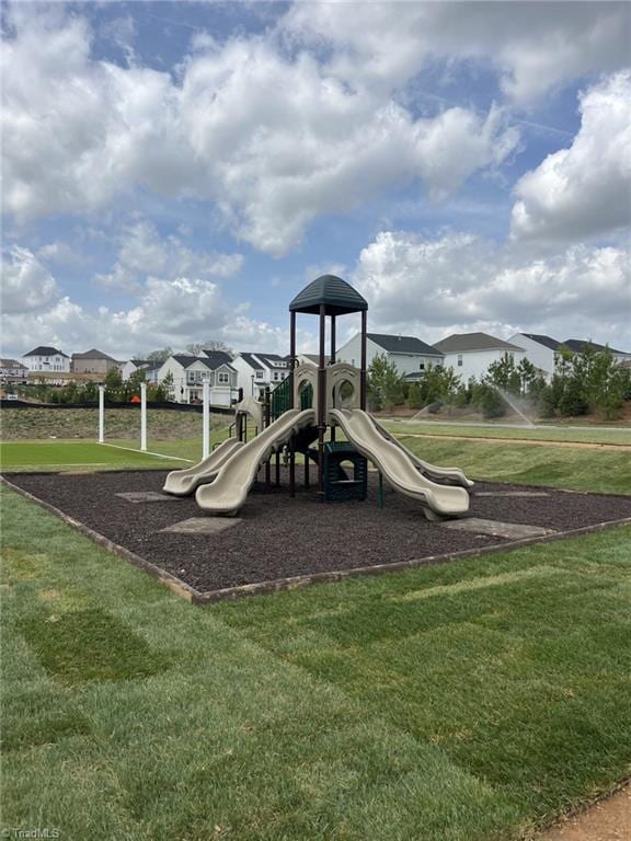 517 Raspberry Hill Rd, Winston-Salem, NC 27106 - communal playground with a lawn and a residential view
