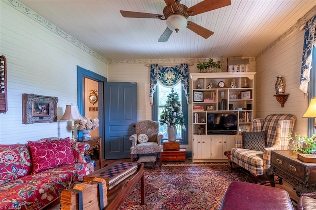 3775 Friendship Ledford Rd, Winston-Salem, NC 27107 - living room featuring a ceiling fan