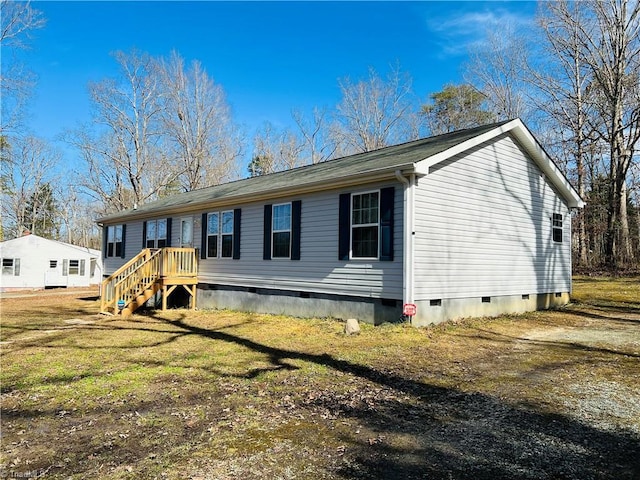 view of front of house with a front yard