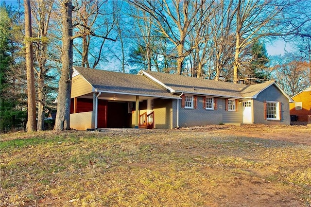 view of front facade featuring a garage