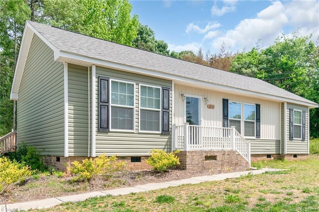 view of front of property with crawl space