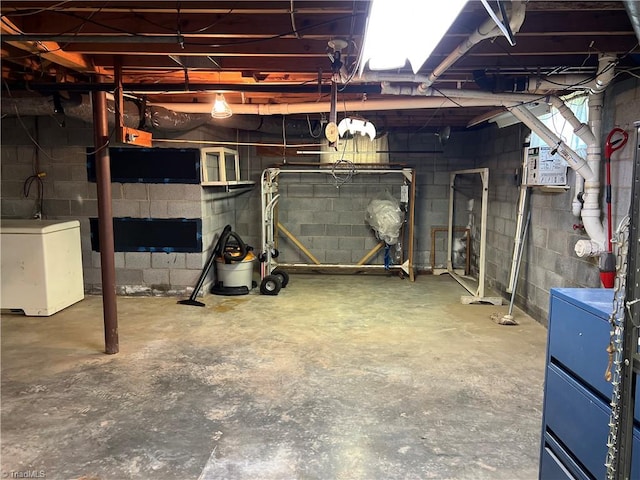 basement featuring washer / clothes dryer