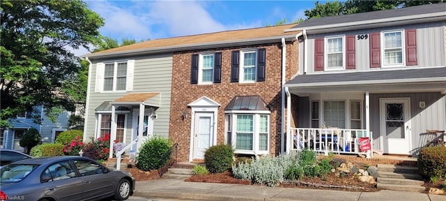 909 Shelby Dr Unit B, Greensboro, NC 27409 - multi unit property with a porch