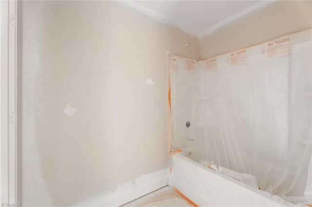 594 Cedar Dr, Winston-Salem, NC 27107 - full bath featuring shower / tub combo