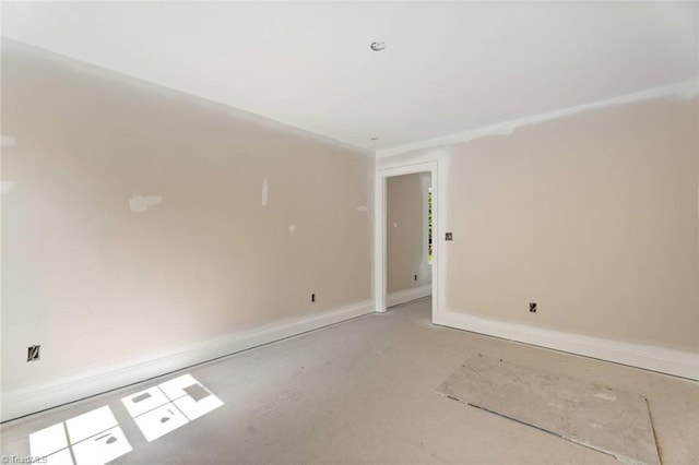 594 Cedar Dr, Winston-Salem, NC 27107 - empty room featuring baseboards